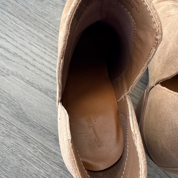 Universal Thread Booties - Picture 4 of 5